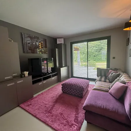 Deluxe Dans Les Hauts D'orfeuille A Les Valence & Monteleger *